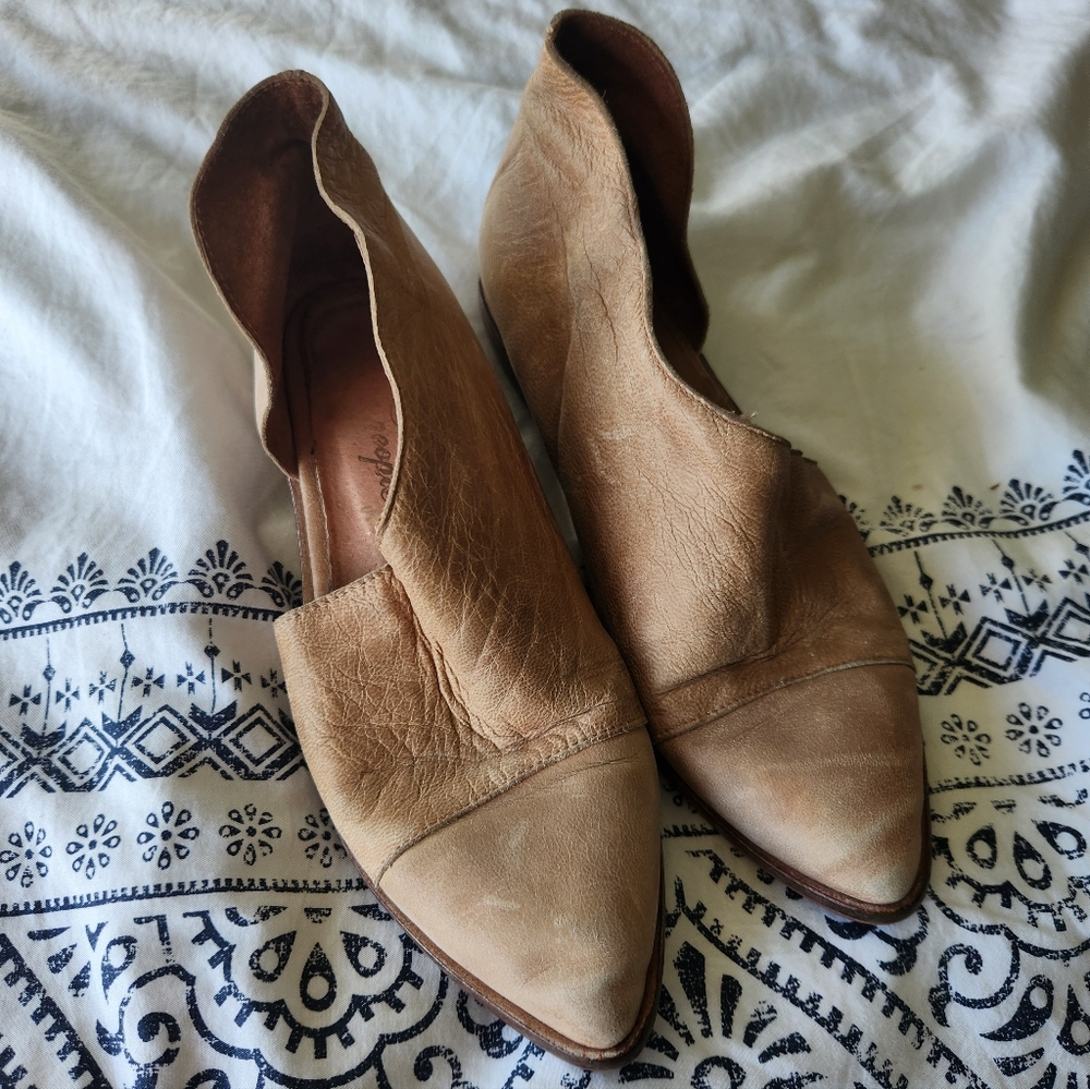 Free People Tan Leather Royale Flats